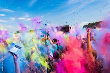 Festiwal Kolorów Holi. Indyjskie święto z kolorowym pudrem, Polska
