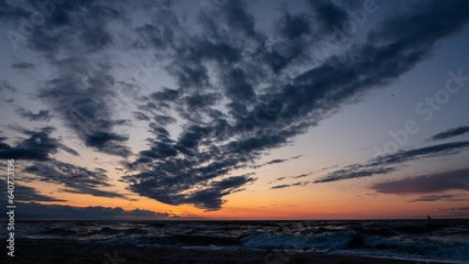 Zachód słońca nad morzem. Bałtyk